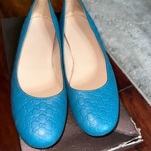 Gucci flats